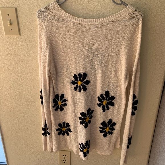 Small Volcom flower sweater - Picture 1 of 3